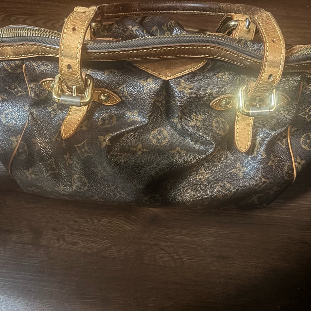 Authentic Louis Vuitton Tivoli GM Brown - Picture 8 of 16